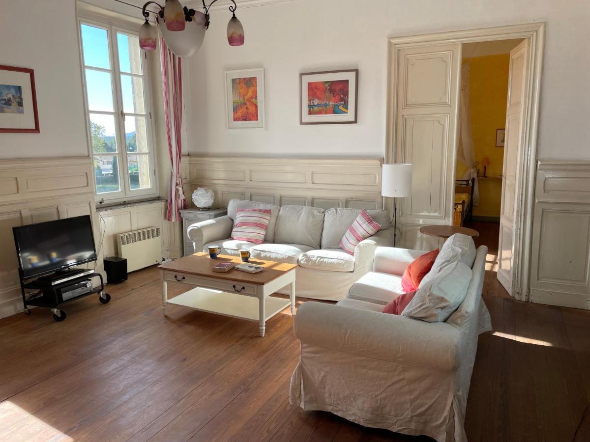 Grosse Ferienwohnung Am Canal Du Midi Mit Dachterrrasse Homps  Exterior photo